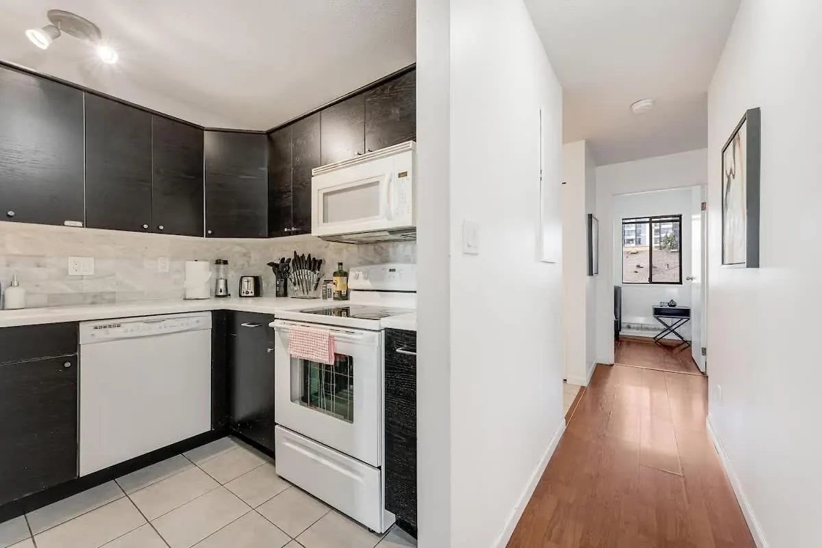 Stylish & Comfy Condo In A Prime Location Vancouver 0*,  Canada
