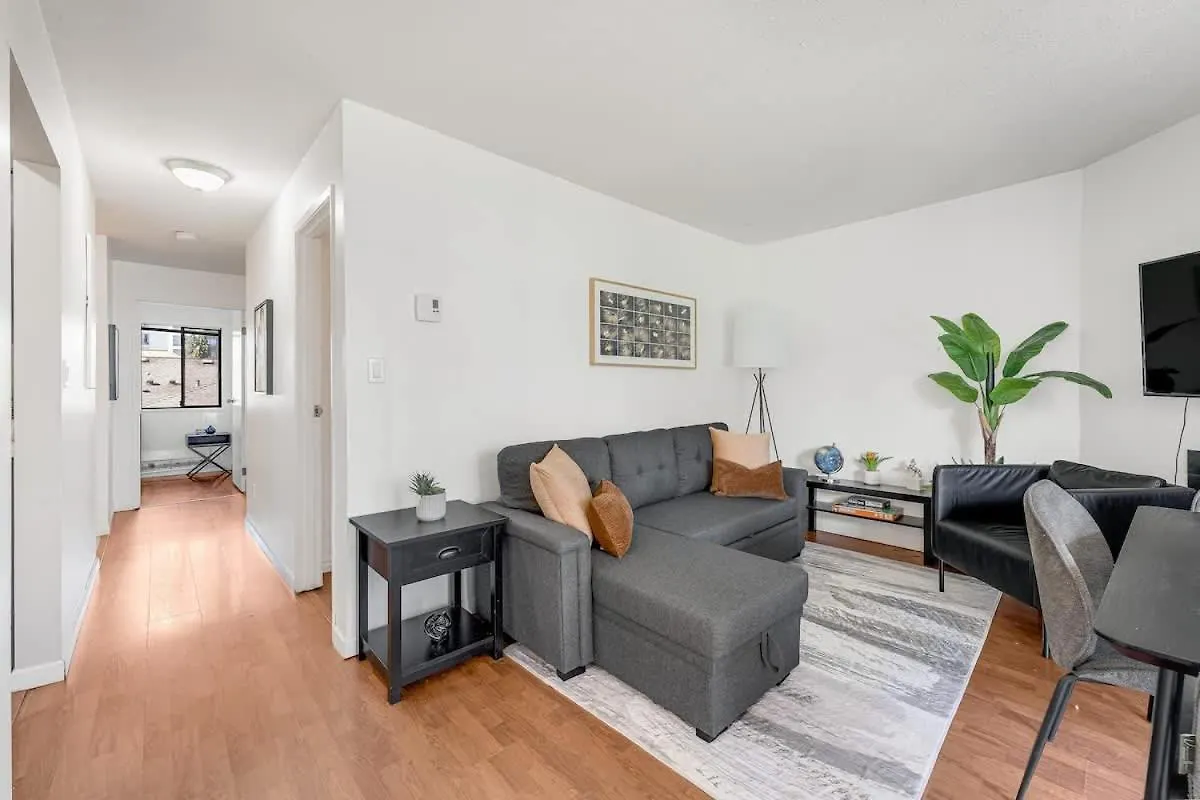 Stylish & Comfy Condo In A Prime Location Vancouver
