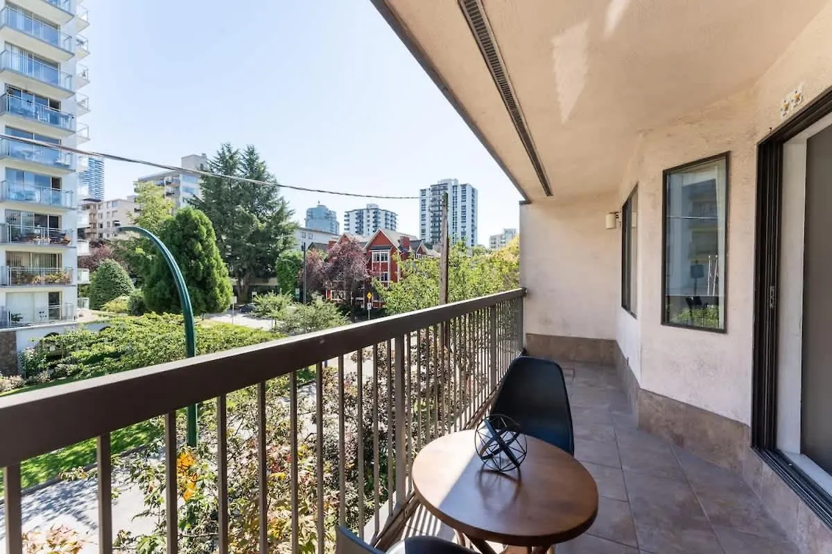 Stylish & Comfy Condo In A Prime Location Vancouver Apartment