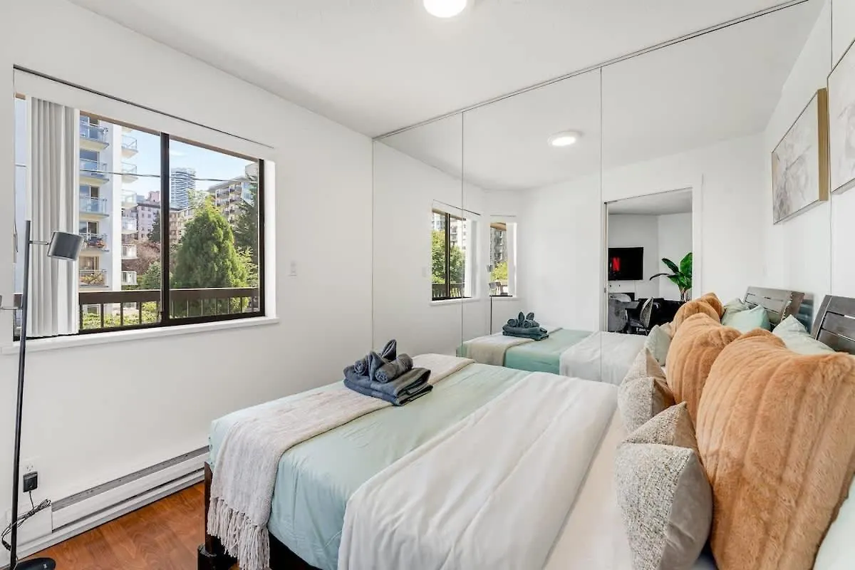 Stylish & Comfy Condo In A Prime Location Vancouver Canada